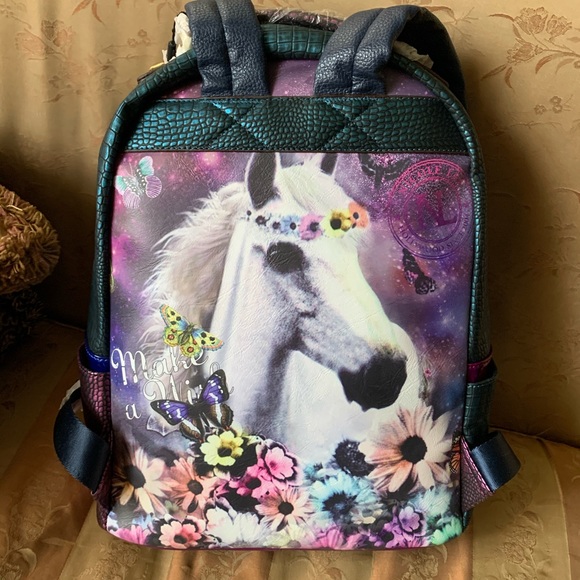 Backpack - Picture 6 of 7